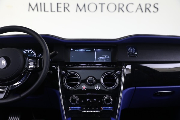 Used 2022 Rolls-Royce Cullinan for sale $359,900 at Aston Martin of Greenwich in Greenwich CT 06830 4