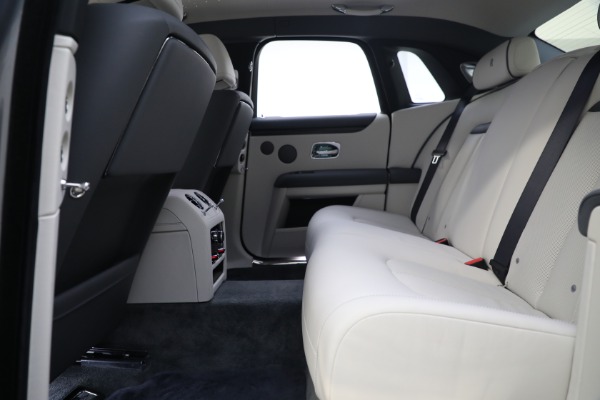 Used 2022 Rolls-Royce Ghost for sale $365,900 at Aston Martin of Greenwich in Greenwich CT 06830 18