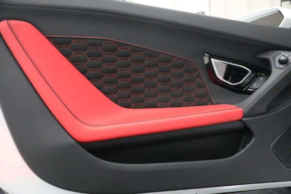 Used 2021 Lamborghini Huracan LP 610-2 EVO Spyder for sale $289,900 at Aston Martin of Greenwich in Greenwich CT 06830 22