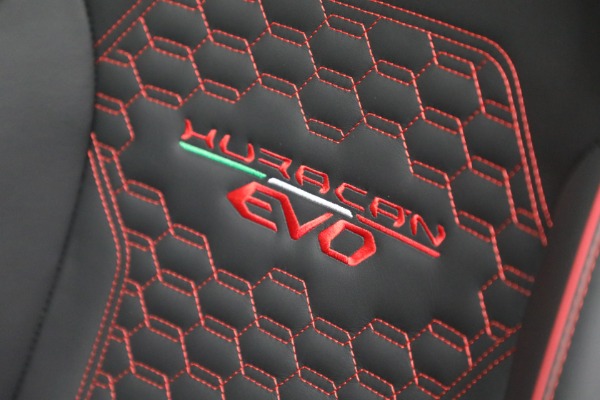 Used 2021 Lamborghini Huracan LP 610-2 EVO Spyder for sale $289,900 at Aston Martin of Greenwich in Greenwich CT 06830 26