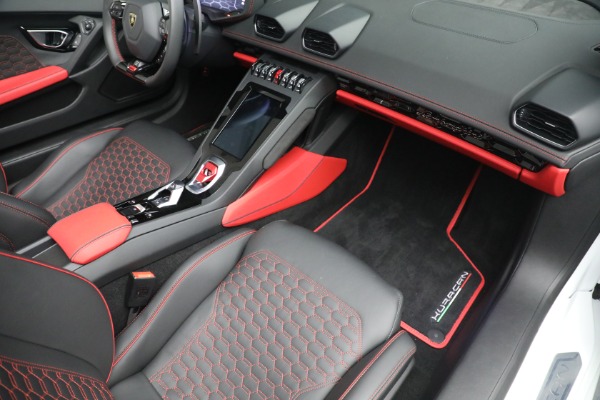Used 2021 Lamborghini Huracan LP 610-2 EVO Spyder for sale $289,900 at Aston Martin of Greenwich in Greenwich CT 06830 28