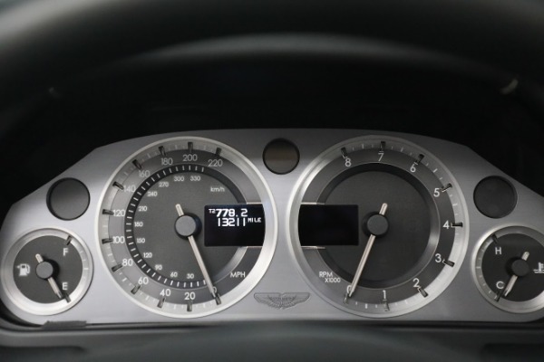 Used 2009 Aston Martin V8 Vantage Roadster for sale $59,900 at Aston Martin of Greenwich in Greenwich CT 06830 24