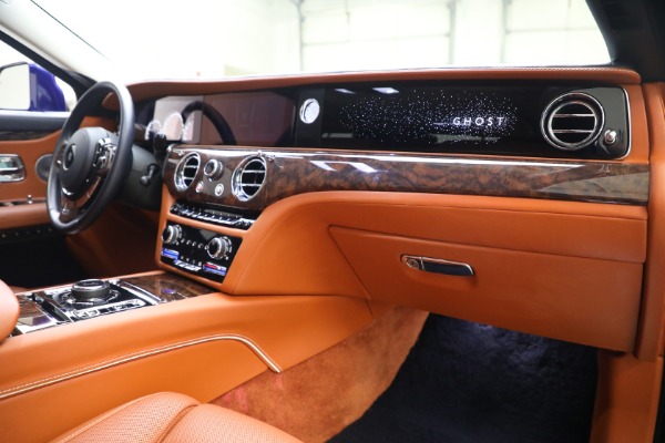 Used 2022 Rolls-Royce Ghost EWB for sale $345,900 at Aston Martin of Greenwich in Greenwich CT 06830 26