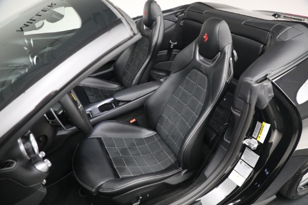 Used 2019 Ferrari Portofino for sale $226,900 at Aston Martin of Greenwich in Greenwich CT 06830 21