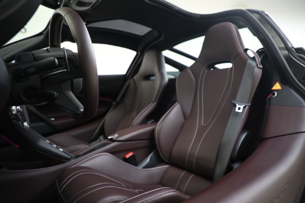 Used 2018 McLaren 720S Luxury for sale $259,900 at Aston Martin of Greenwich in Greenwich CT 06830 21