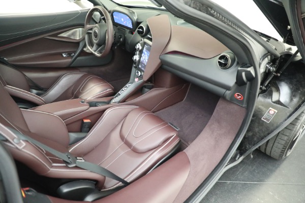 Used 2018 McLaren 720S Luxury for sale $259,900 at Aston Martin of Greenwich in Greenwich CT 06830 22