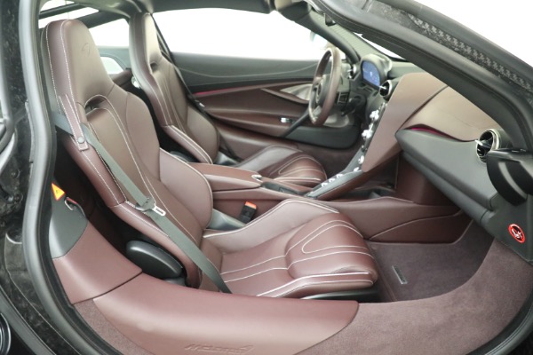 Used 2018 McLaren 720S Luxury for sale $259,900 at Aston Martin of Greenwich in Greenwich CT 06830 23