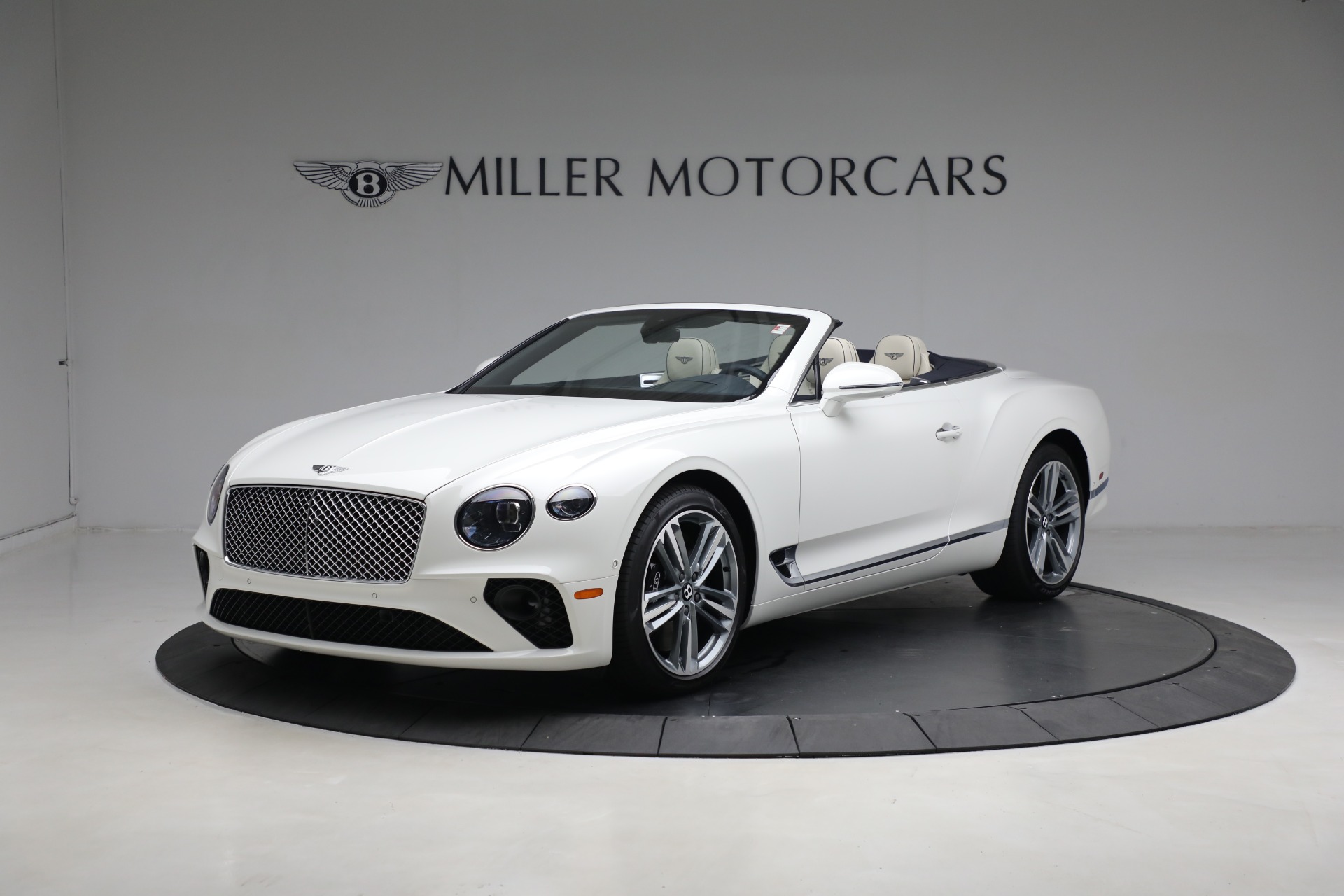 New 2023 Bentley Continental GTC V8 for sale $290,700 at Aston Martin of Greenwich in Greenwich CT 06830 1