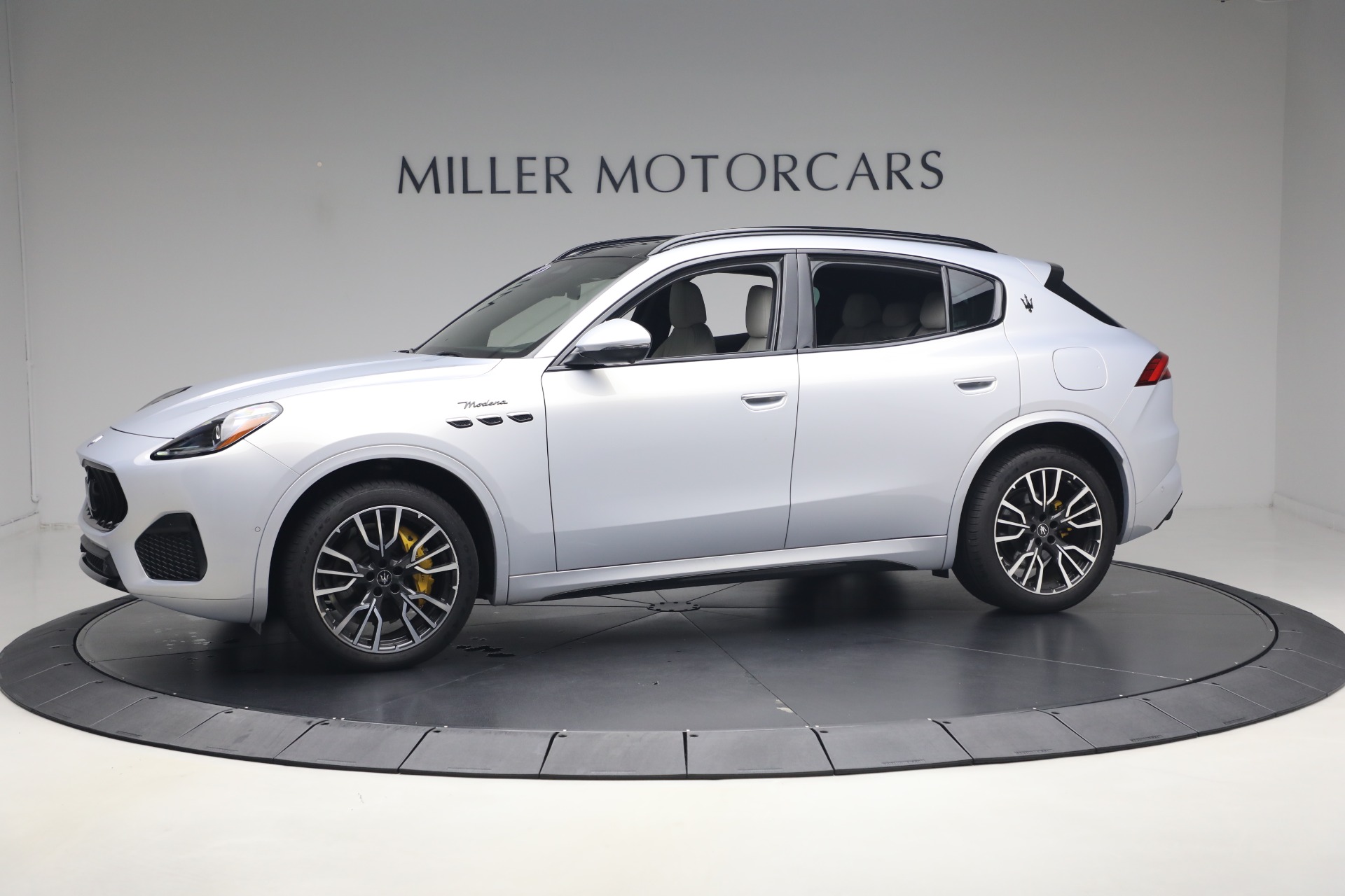 Used 2023 Maserati Grecale Modena for sale $44,900 at Miller Motorcars Aston Martin in Greenwich CT 06830 1
