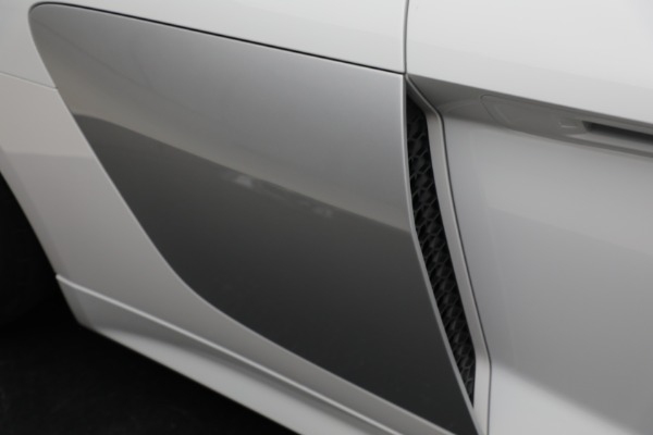 Used 2017 Audi R8 5.2 quattro V10 for sale Sold at Miller Motorcars Aston Martin in Greenwich CT 06830 23