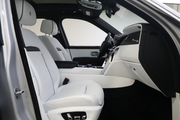 Used 2020 Rolls-Royce Cullinan for sale $305,900 at Aston Martin of Greenwich in Greenwich CT 06830 27