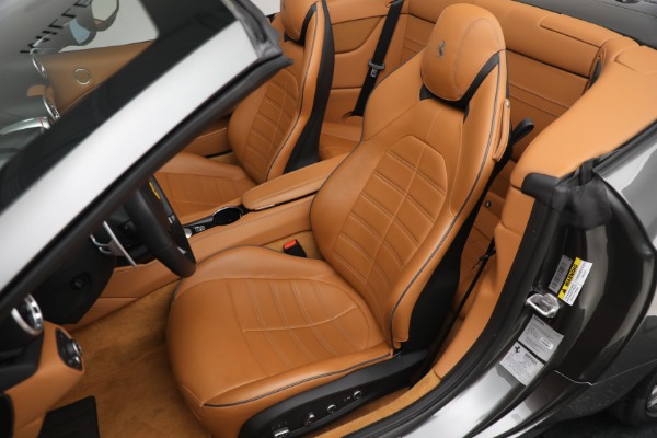 Used 2017 Ferrari California T for sale $151,900 at Miller Motorcars Aston Martin in Greenwich CT 06830 17