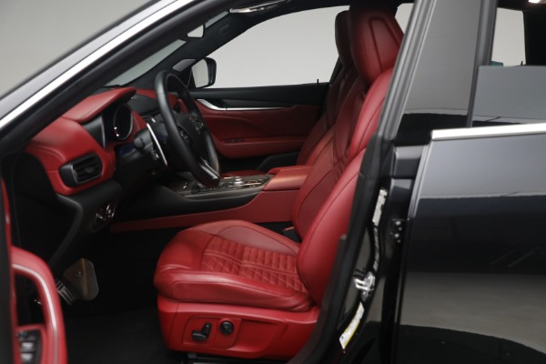 Used 2019 Maserati Levante Trofeo for sale $81,900 at Aston Martin of Greenwich in Greenwich CT 06830 21