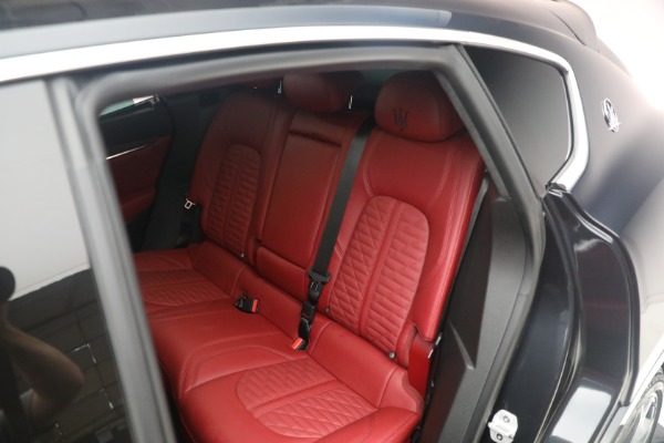 Used 2019 Maserati Levante Trofeo for sale $81,900 at Aston Martin of Greenwich in Greenwich CT 06830 25