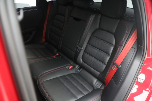 Used 2022 Porsche Macan GTS for sale $82,900 at Aston Martin of Greenwich in Greenwich CT 06830 16