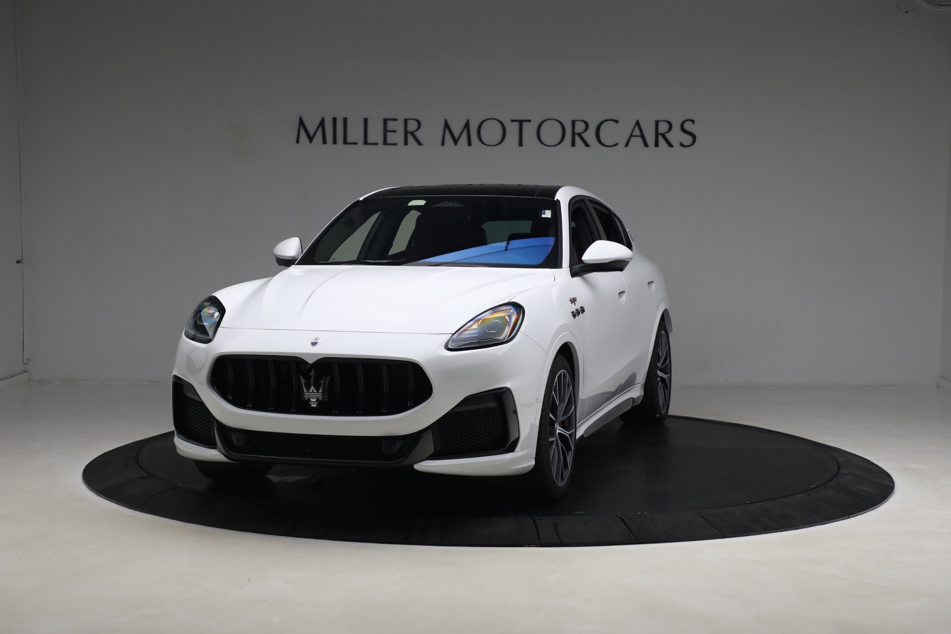 Used 2023 Maserati Grecale Trofeo for sale Sold at Aston Martin of Greenwich in Greenwich CT 06830 1