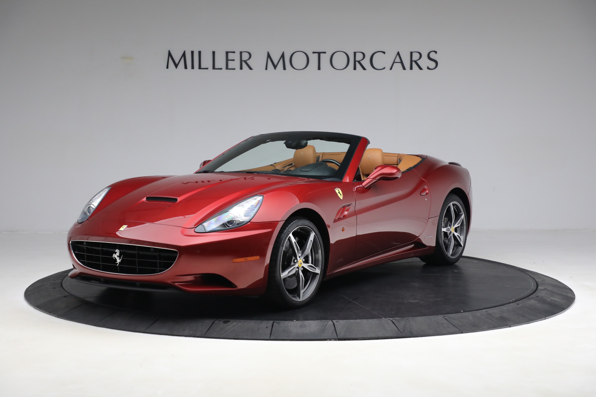 Used 2014 Ferrari California for sale $136,900 at Aston Martin of Greenwich in Greenwich CT 06830 1