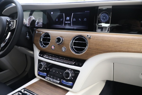 Used 2021 Rolls-Royce Ghost for sale $299,900 at Aston Martin of Greenwich in Greenwich CT 06830 28