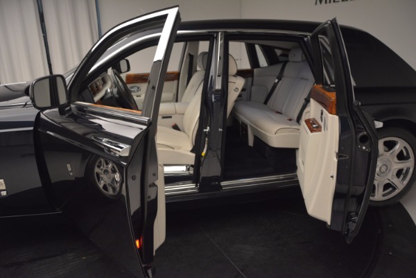 Used 2011 Rolls-Royce Phantom for sale Sold at Aston Martin of Greenwich in Greenwich CT 06830 5