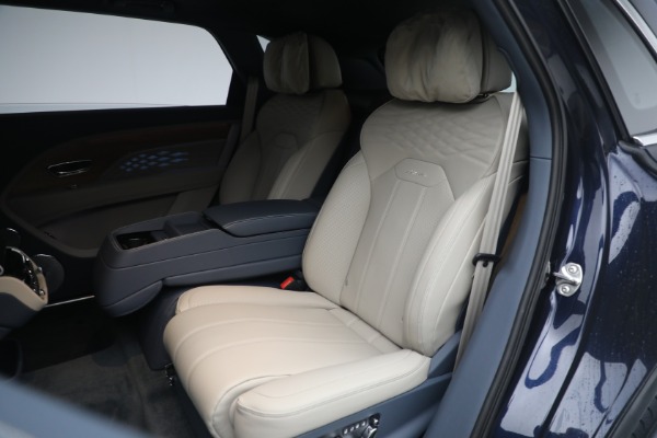Used 2023 Bentley Bentayga EWB Azure V8 for sale $267,900 at Aston Martin of Greenwich in Greenwich CT 06830 18