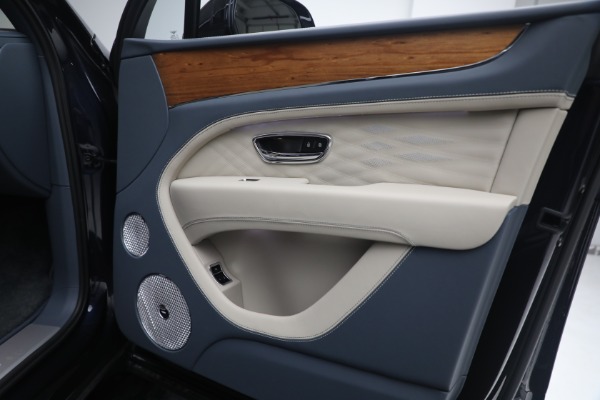 Used 2023 Bentley Bentayga EWB Azure V8 for sale $267,900 at Aston Martin of Greenwich in Greenwich CT 06830 20