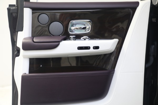 Used 2018 Rolls-Royce Phantom for sale $339,900 at Aston Martin of Greenwich in Greenwich CT 06830 13