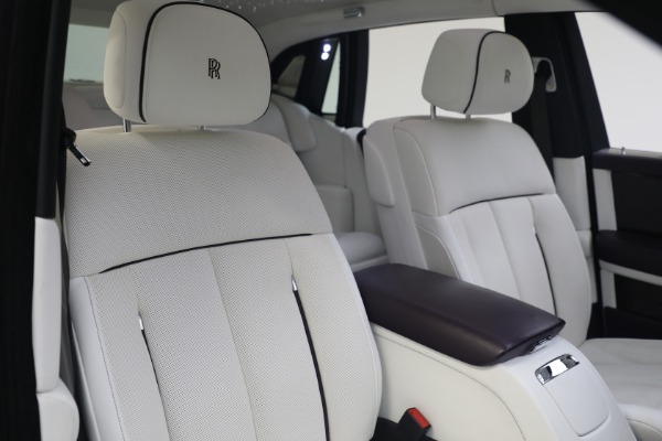 Used 2018 Rolls-Royce Phantom for sale Sold at Aston Martin of Greenwich in Greenwich CT 06830 15