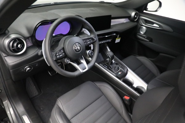 Used 2024 Alfa Romeo Tonale Hybrid Veloce for sale $28,900 at Miller Motorcars Aston Martin in Greenwich CT 06830 27