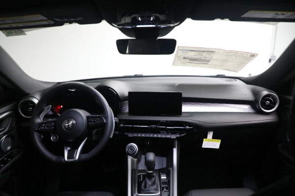 Used 2024 Alfa Romeo Tonale Hybrid Veloce for sale $28,900 at Miller Motorcars Aston Martin in Greenwich CT 06830 28