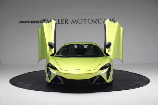 New 2023 McLaren Artura Vision for sale Sold at Aston Martin of Greenwich in Greenwich CT 06830 13