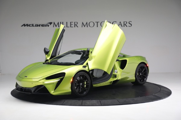New 2023 McLaren Artura Vision for sale Sold at Aston Martin of Greenwich in Greenwich CT 06830 14