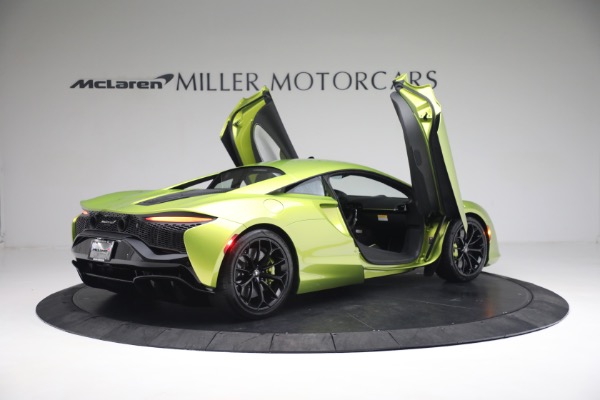 New 2023 McLaren Artura Vision for sale Sold at Aston Martin of Greenwich in Greenwich CT 06830 16