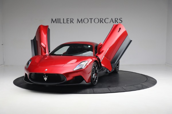 Used 2022 Maserati MC20 for sale $229,900 at Aston Martin of Greenwich in Greenwich CT 06830 14