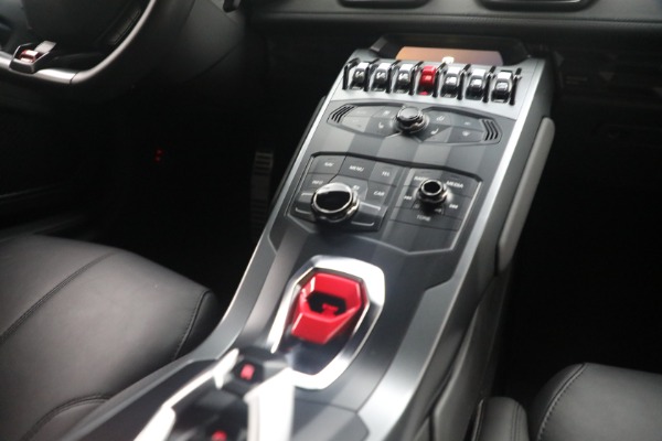 Used 2015 Lamborghini Huracan LP 610-4 for sale $219,900 at Aston Martin of Greenwich in Greenwich CT 06830 24