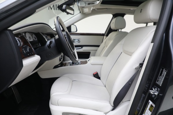 Used 2019 Rolls-Royce Ghost for sale $225,900 at Aston Martin of Greenwich in Greenwich CT 06830 22