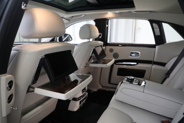 Used 2019 Rolls-Royce Ghost for sale $225,900 at Aston Martin of Greenwich in Greenwich CT 06830 25