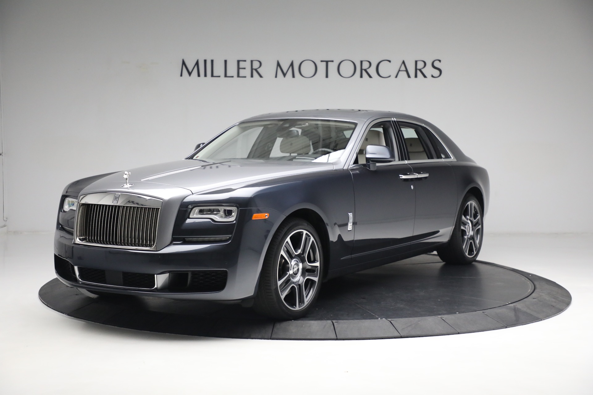 Used 2019 Rolls-Royce Ghost for sale $225,900 at Aston Martin of Greenwich in Greenwich CT 06830 1
