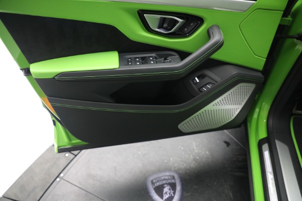 Used 2022 Lamborghini Urus for sale $269,900 at Aston Martin of Greenwich in Greenwich CT 06830 15