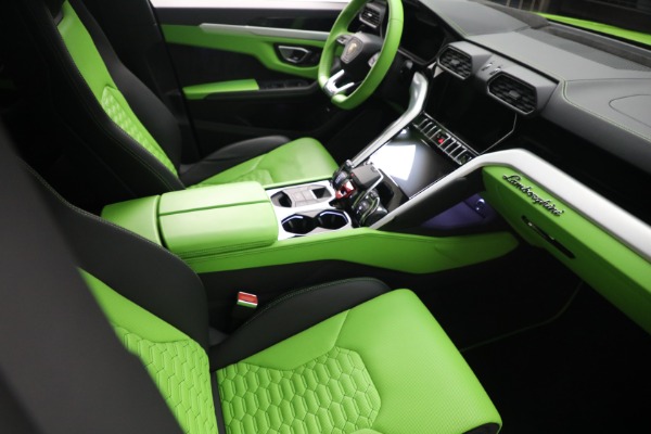 Used 2022 Lamborghini Urus for sale $269,900 at Aston Martin of Greenwich in Greenwich CT 06830 21