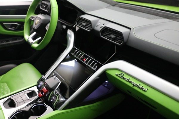 Used 2022 Lamborghini Urus for sale $269,900 at Aston Martin of Greenwich in Greenwich CT 06830 27