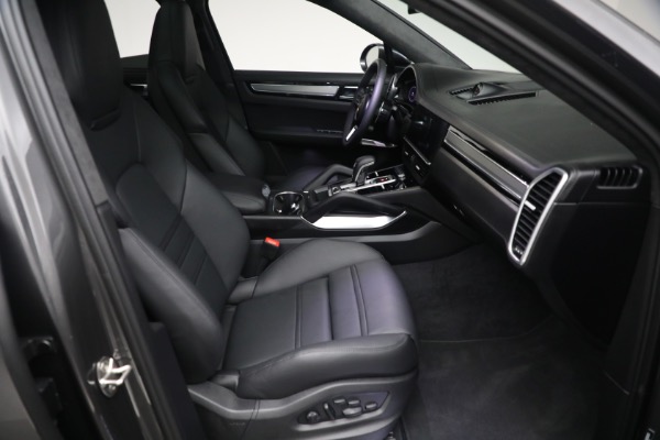 Used 2023 Porsche Cayenne Turbo Coupe for sale $149,900 at Aston Martin of Greenwich in Greenwich CT 06830 18