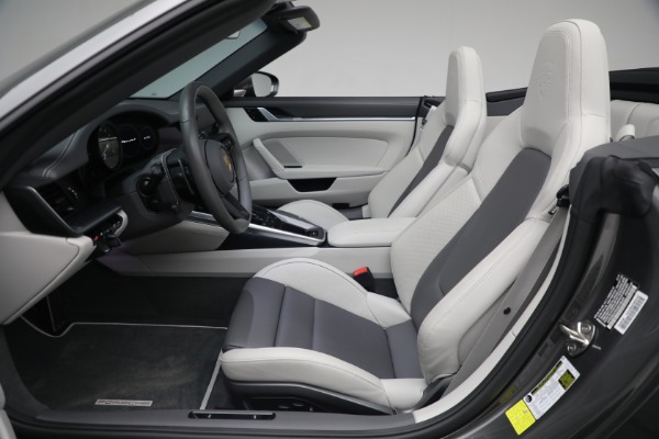 Used 2021 Porsche 911 Carrera S for sale $159,900 at Aston Martin of Greenwich in Greenwich CT 06830 20