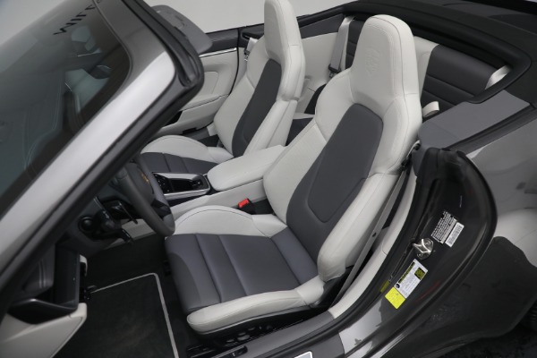 Used 2021 Porsche 911 Carrera S for sale $159,900 at Aston Martin of Greenwich in Greenwich CT 06830 21