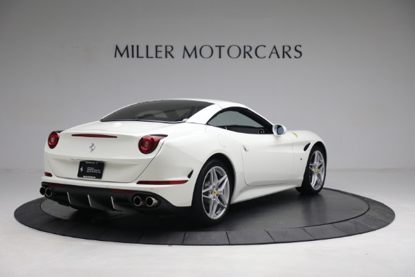 Used 2017 Ferrari California T for sale $151,900 at Aston Martin of Greenwich in Greenwich CT 06830 16