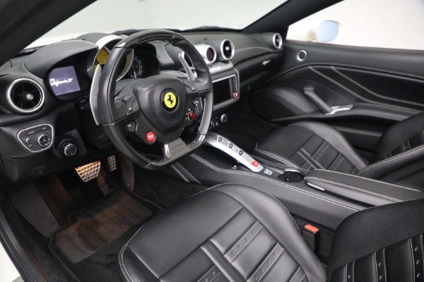 Used 2017 Ferrari California T for sale $151,900 at Aston Martin of Greenwich in Greenwich CT 06830 19