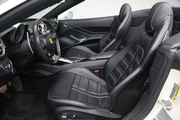 Used 2017 Ferrari California T for sale $151,900 at Aston Martin of Greenwich in Greenwich CT 06830 20