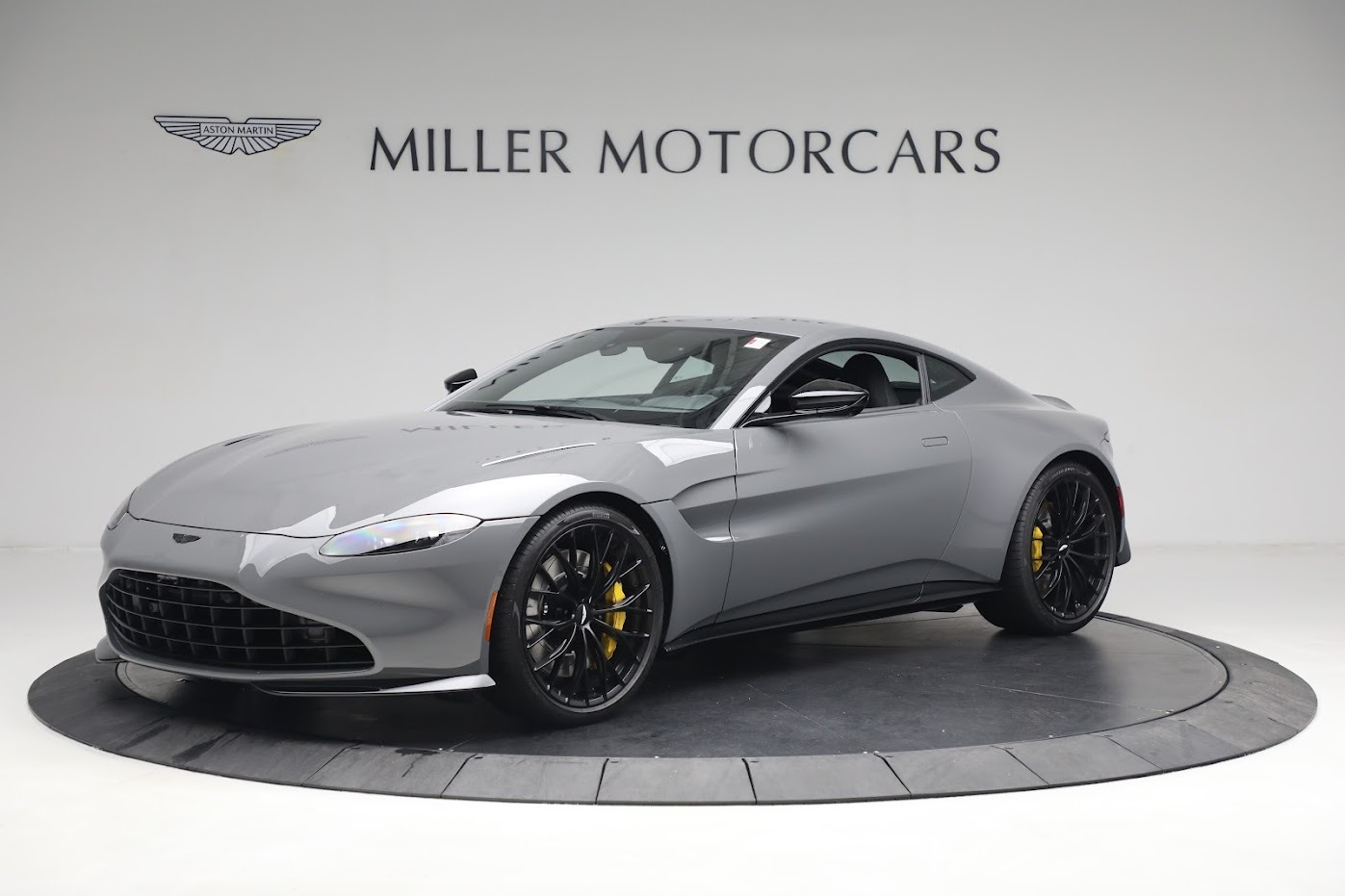New 2023 Aston Martin Vantage V8 for sale $184,986 at Aston Martin of Greenwich in Greenwich CT 06830 1
