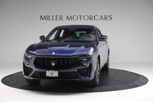 Used 2022 Maserati Levante Modena for sale $69,900 at Aston Martin of Greenwich in Greenwich CT 06830 1