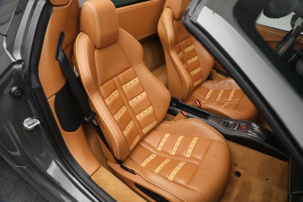 Used 2014 Ferrari 458 Spider for sale $289,900 at Aston Martin of Greenwich in Greenwich CT 06830 24