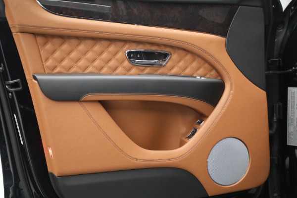 Used 2021 Bentley Bentayga V8 for sale Sold at Aston Martin of Greenwich in Greenwich CT 06830 16